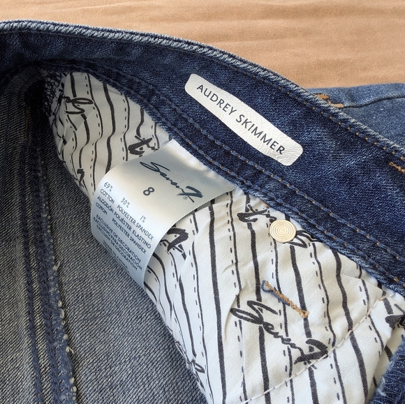 Seven7 Audrey Skimmer Mid Rise Slim Fit Capri Jeans! Size 8! - Picture 3 of 6